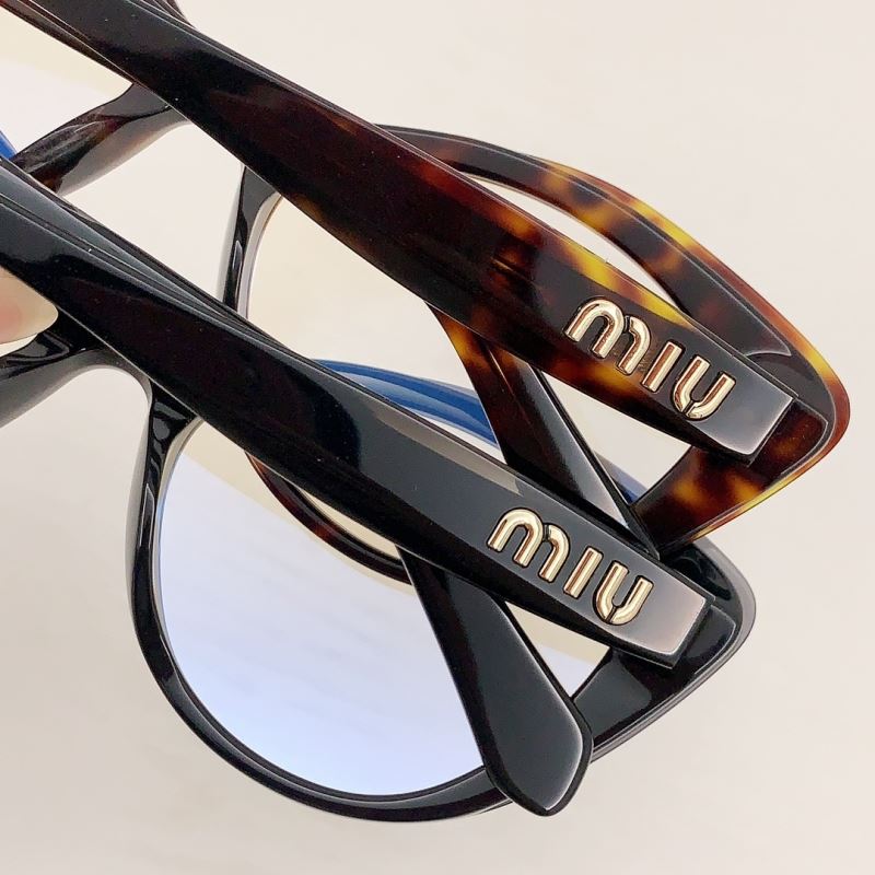 Miu miu Sunglasses